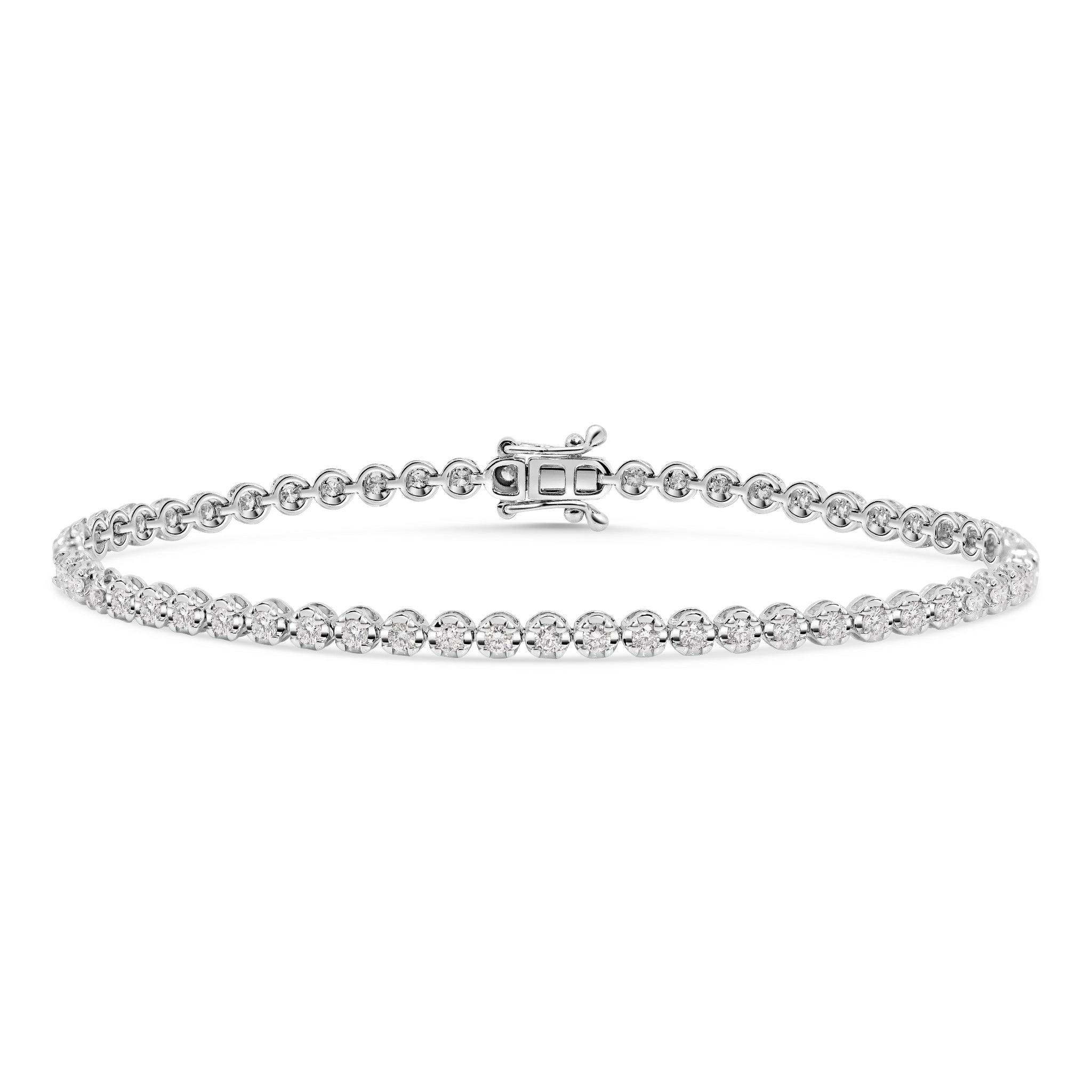 Kate Tennisarmband aus 18k Gold mit 1,50 ct natürlichen Diamanten auf weißem Hintergrund - eleganter luxuriöser Armschmuck.