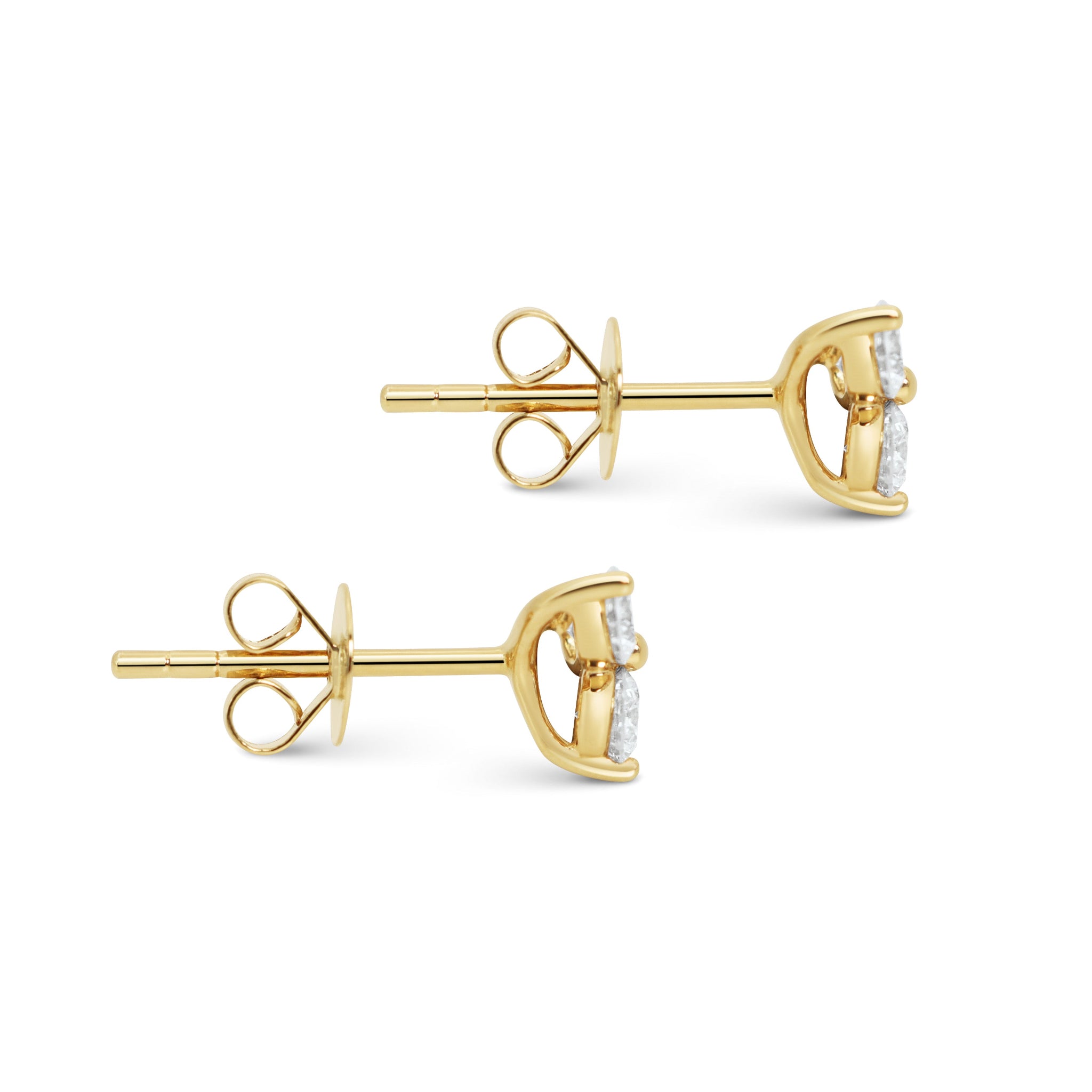 18k Gelbgold Ohrstecker in seitlicher Ansicht mir Butterfly-Verschluss und schlanker Fassung - minimalistischer Diamant-Schmuck